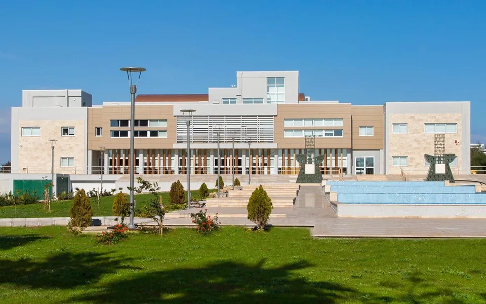 Doğu Akdeniz Üniversitesi (DAÜ)